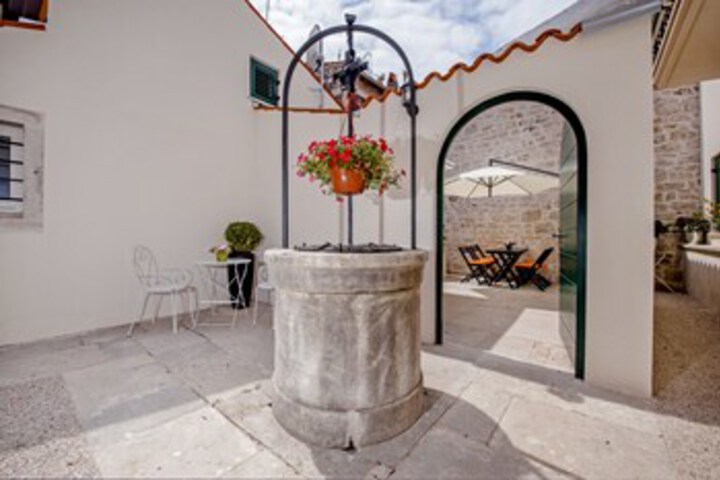 Terrace/Patio 302 of 306