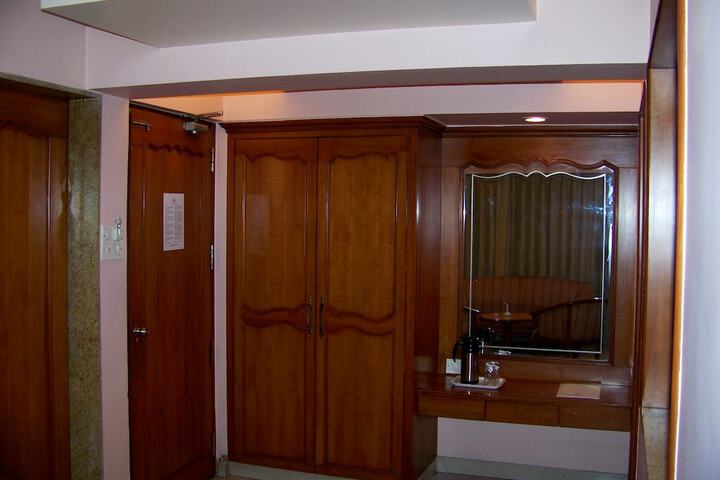 Room 30 of 51
