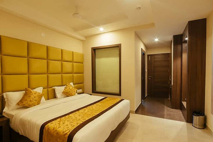 Room 4 of 14