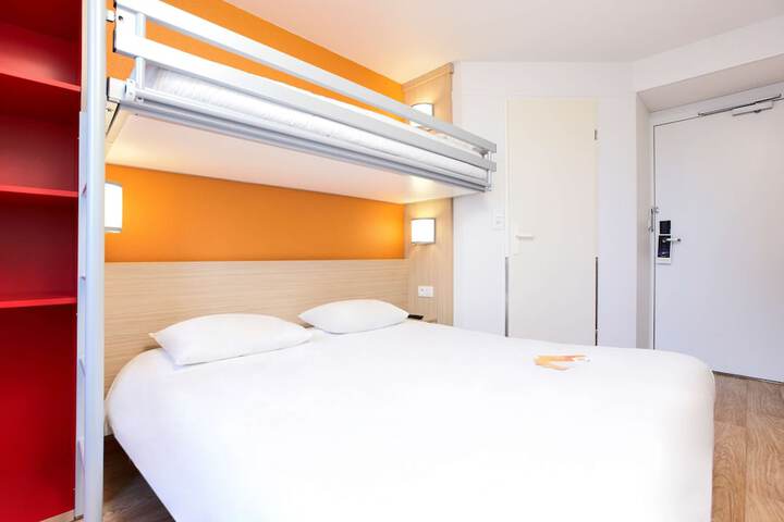 Room 9 of 41