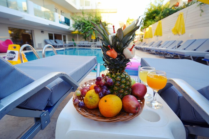 Pool Hotel