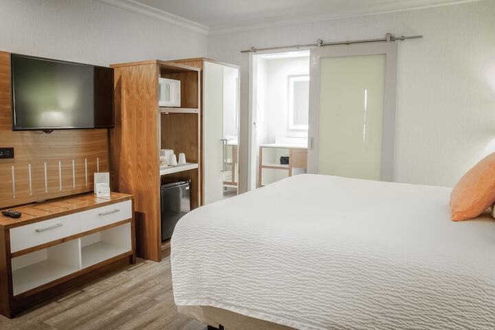 Room 38 of 76