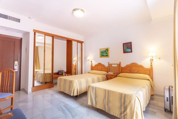 Room 3 of 21
