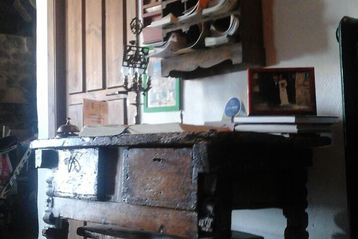 Room 9 of 31
