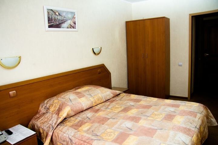 Room 5 of 74