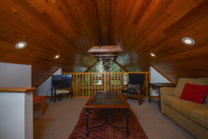 Room 11 of 35