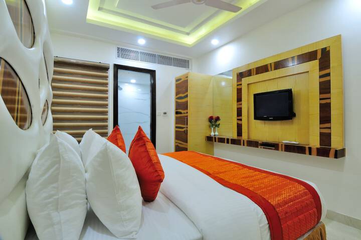 Room 10 of 36