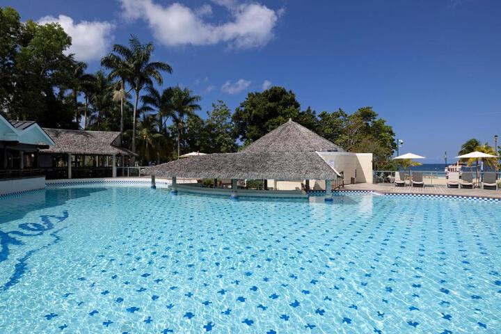 Pool 10 of 23