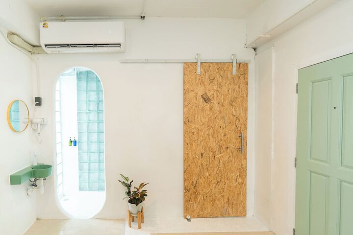 Room 15 of 31