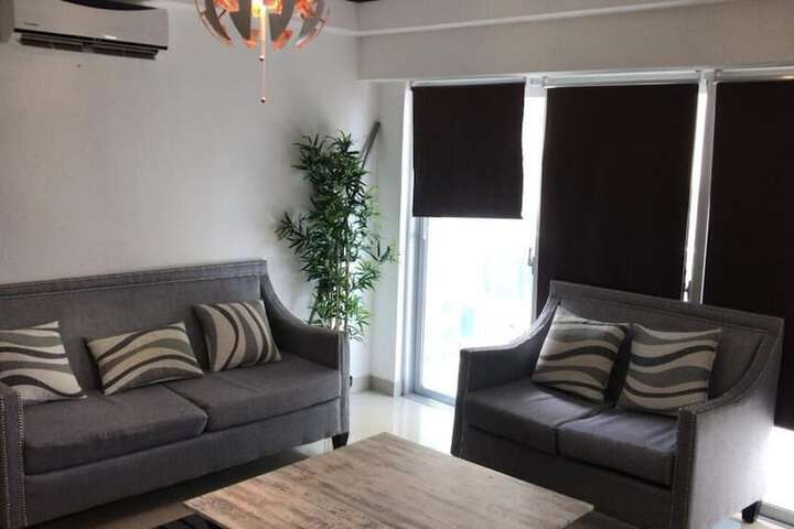 Room 10 of 27