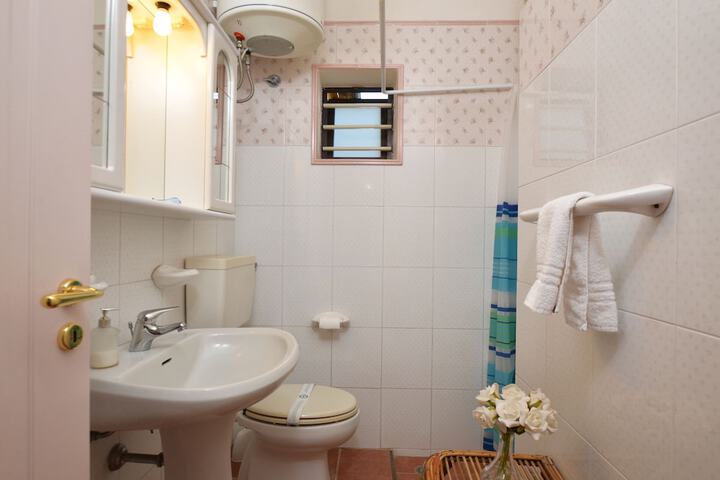 Room 18 of 53