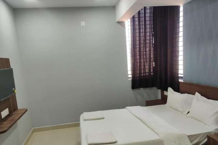Room 3 of 9