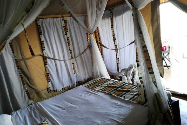 Room 2 of 53