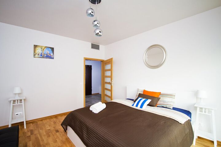 Room 8 of 60
