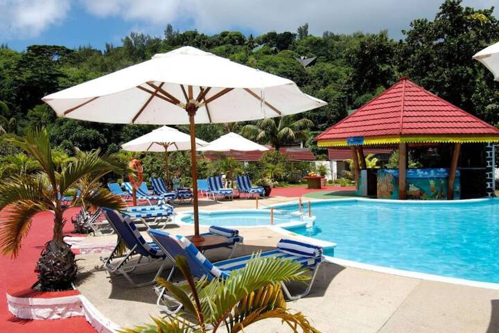 Hotel Pool