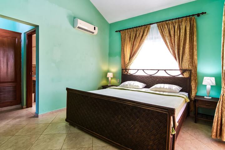 Room 5 of 23
