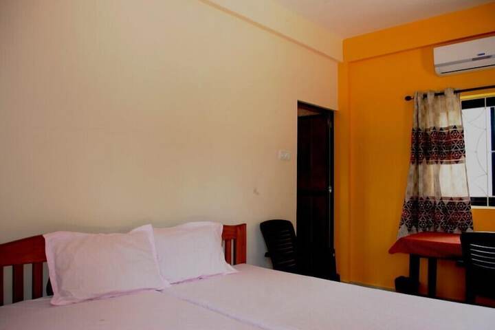 Room 9 of 35