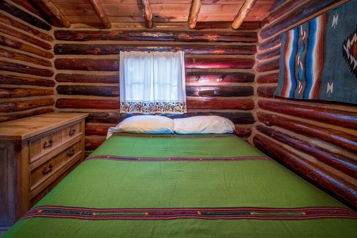 Room 11 of 211