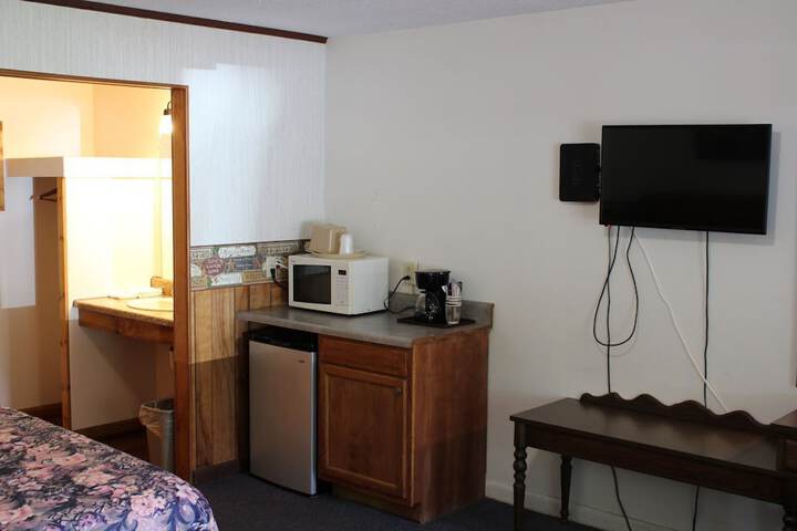 Room 3 of 16