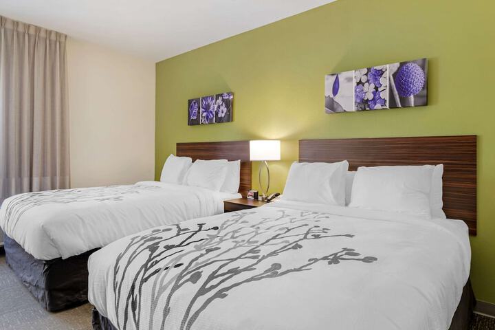 Room 13 of 28