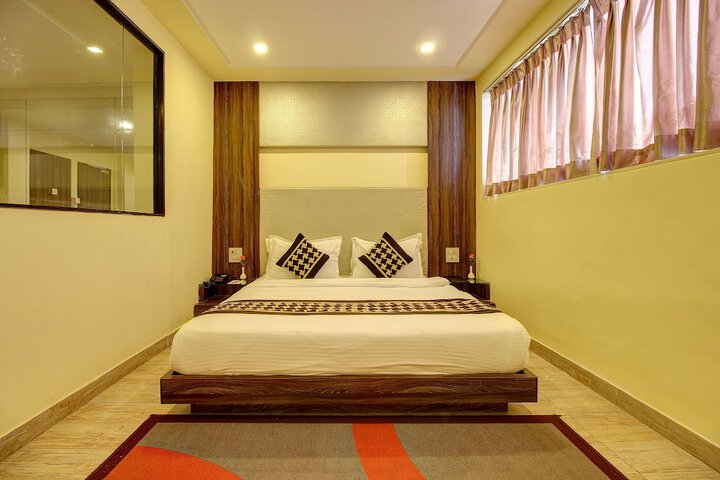 Room 12 of 36