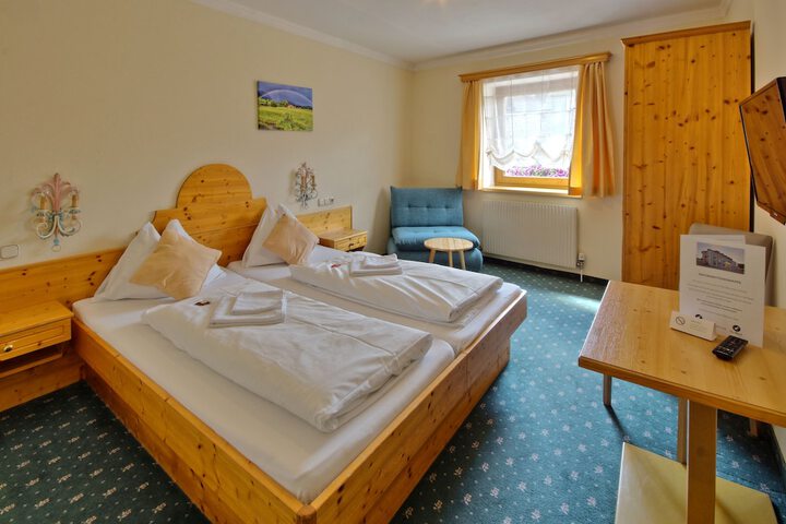 Room 12 of 79