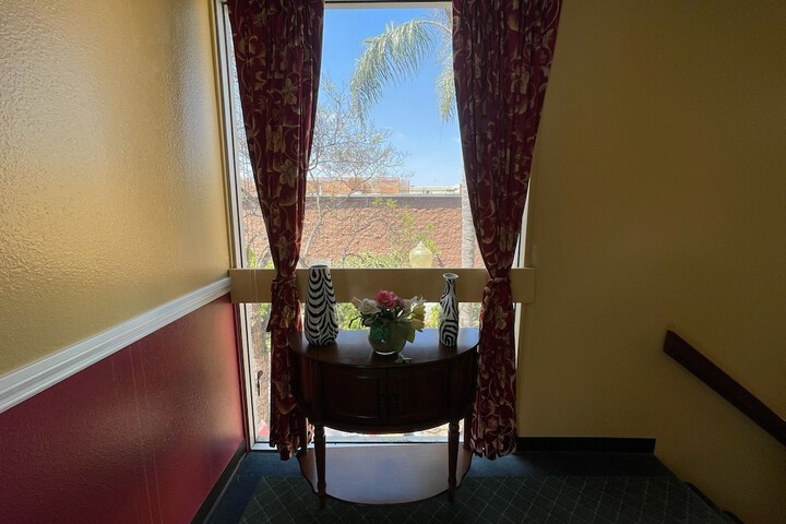 Room 11 of 37