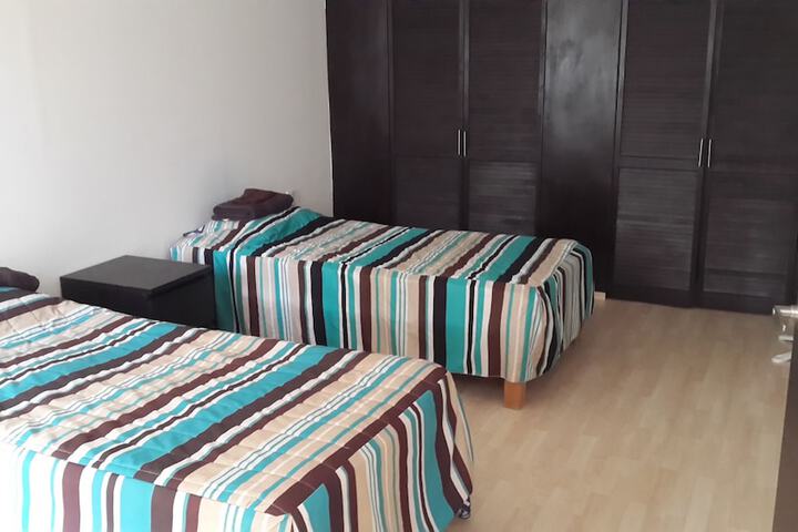 Room 2 of 32