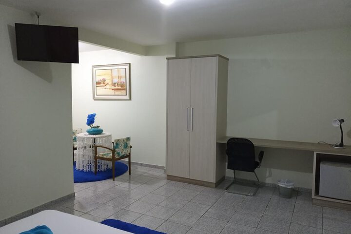 Room 8 of 34