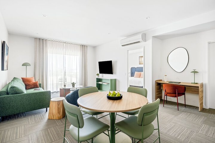 Room 3 of 28