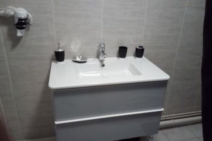Room 10 of 49