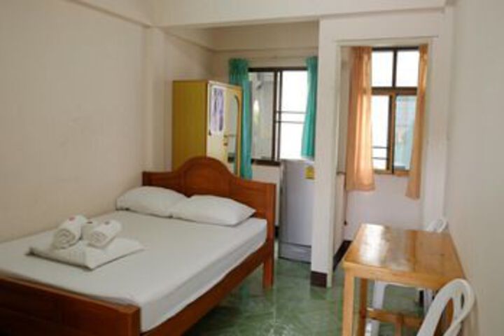 Room 10 of 24