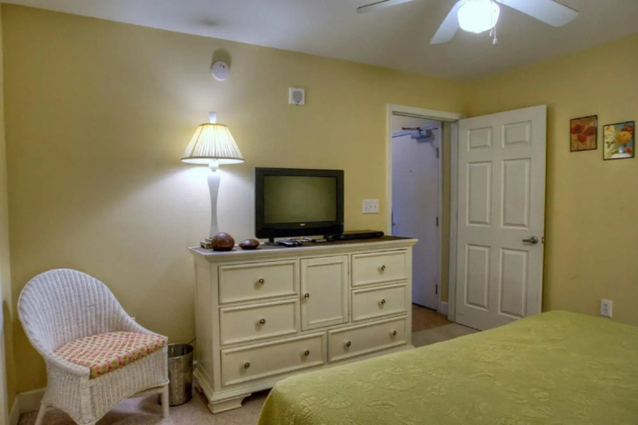 Room 3 of 20
