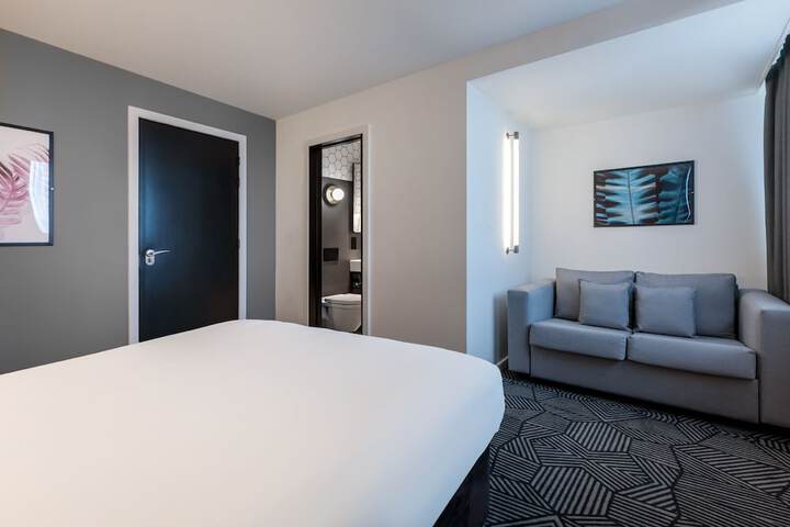 Room 46 of 64