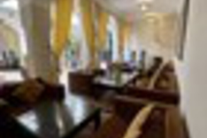Lounge 293 of 435
