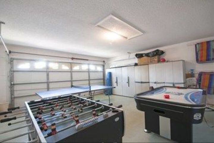 Room 6 of 16