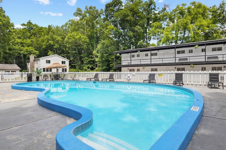 Pool 114 of 124