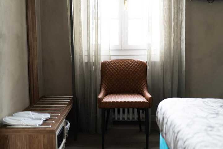 Room 9 of 92