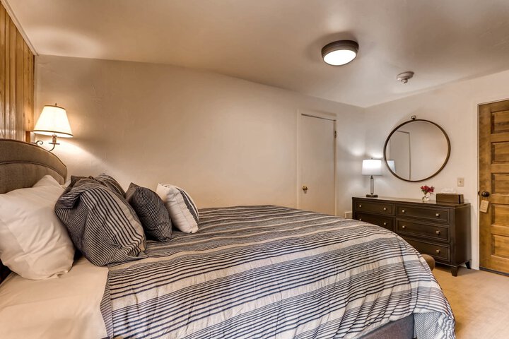 Room 17 of 48