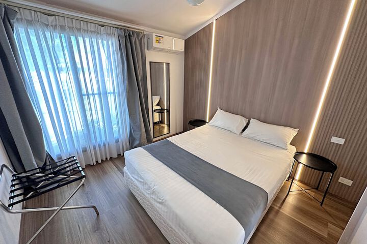 Room 25 of 49