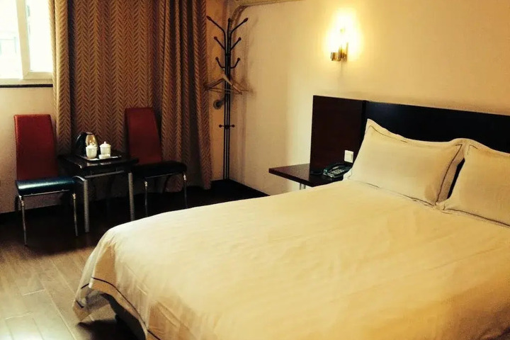 OCEAN STAR HOLIDAY INN