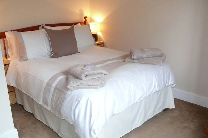 Room 2 of 11
