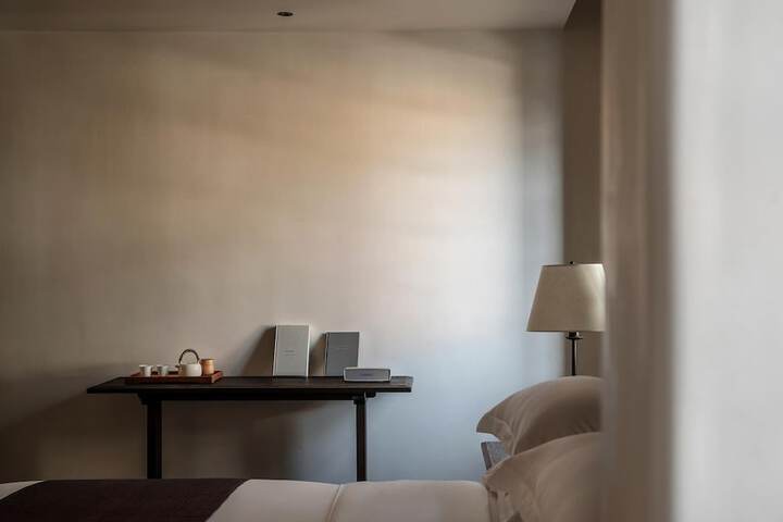 Room 8 of 87