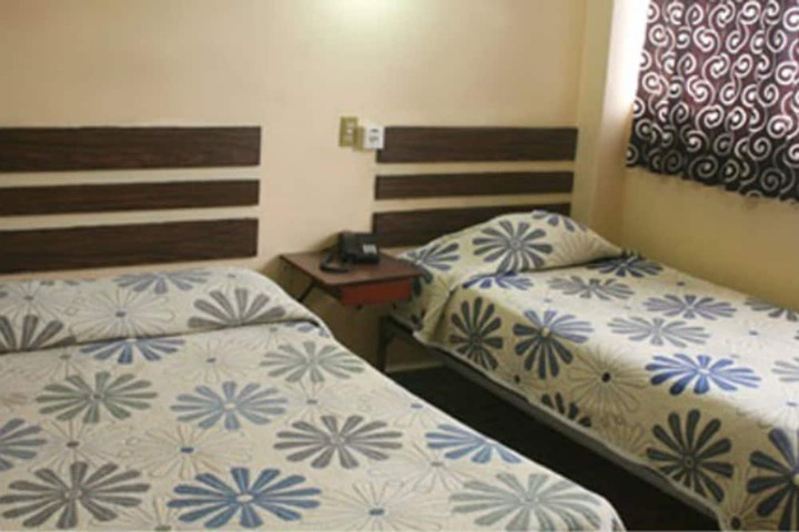 Room 7 of 13