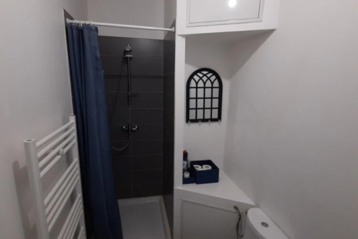Room 8 of 12