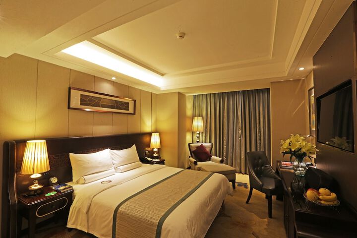 Room 16 of 30