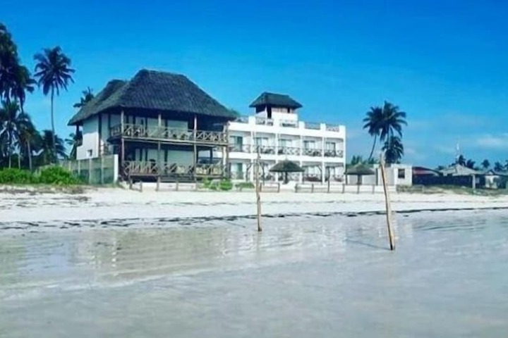 Hotel 87 of 105
