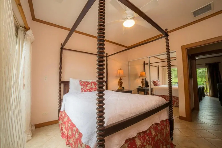 Room 5 of 17