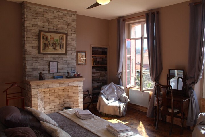 Room 11 of 43