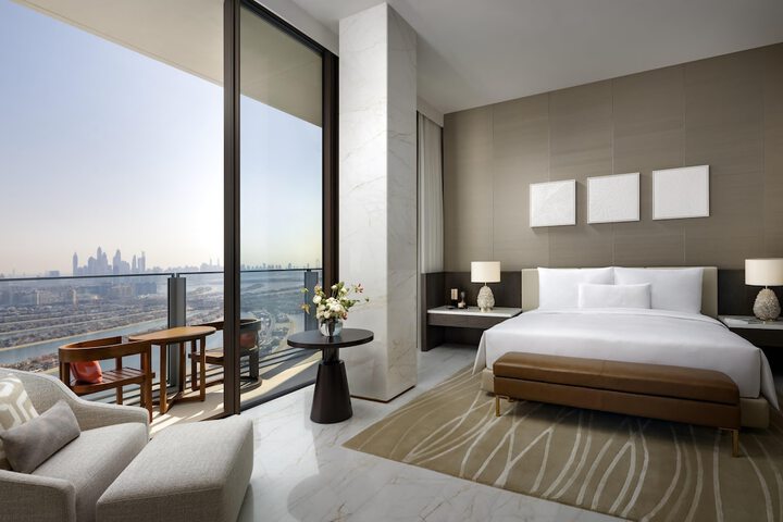 Room 45 of 212